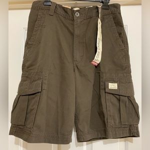 LEVI’S CARGO SHORTS MENS SIZE 32